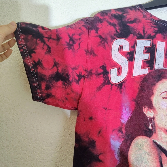 Selena Quintanilla Tie Dye Graphic T-Shirt Red Black | Official Merch | Size M - Picture 9 of 13